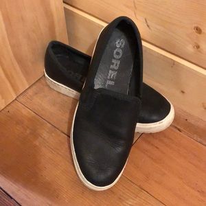 COPY - SOREL Leather Sneakers size 7. Slip on